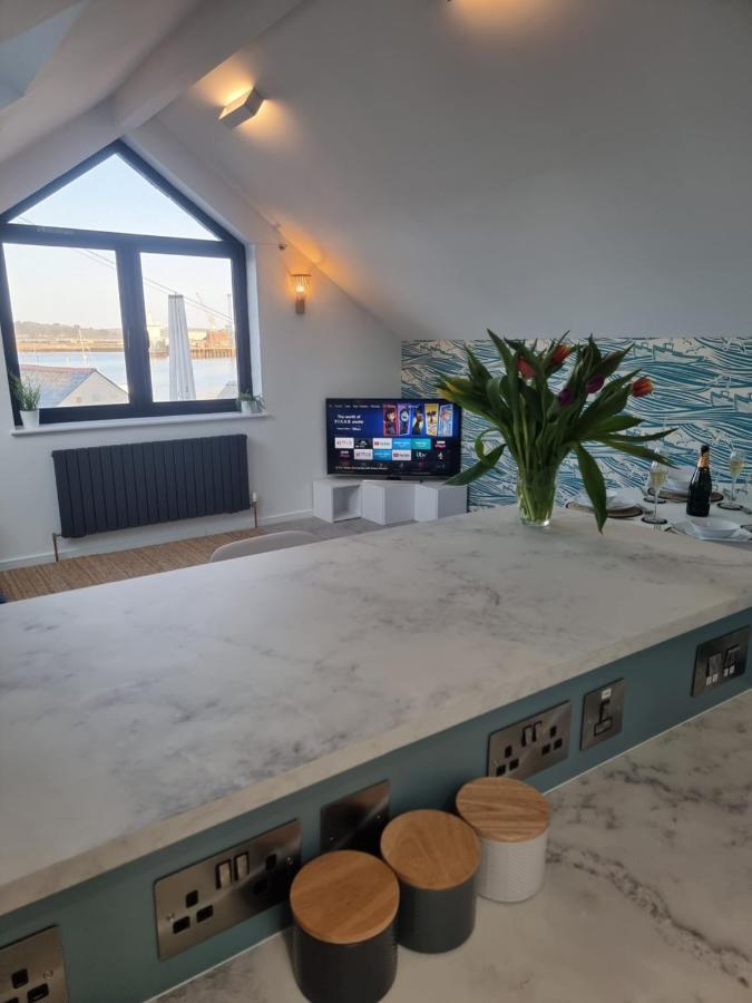 The Bunker-Luxe Central Falmouth Getaway With Stunning Sea Views Zewnętrze zdjęcie